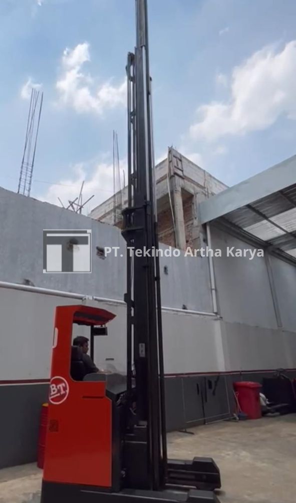 Reachtruck BT 2 Ton 10 Meter